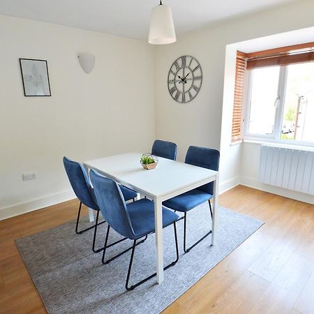 Stylish 2Br Flat - 2 Free Parking Spaces - Near Lgw Airport Кроули Екстериор снимка