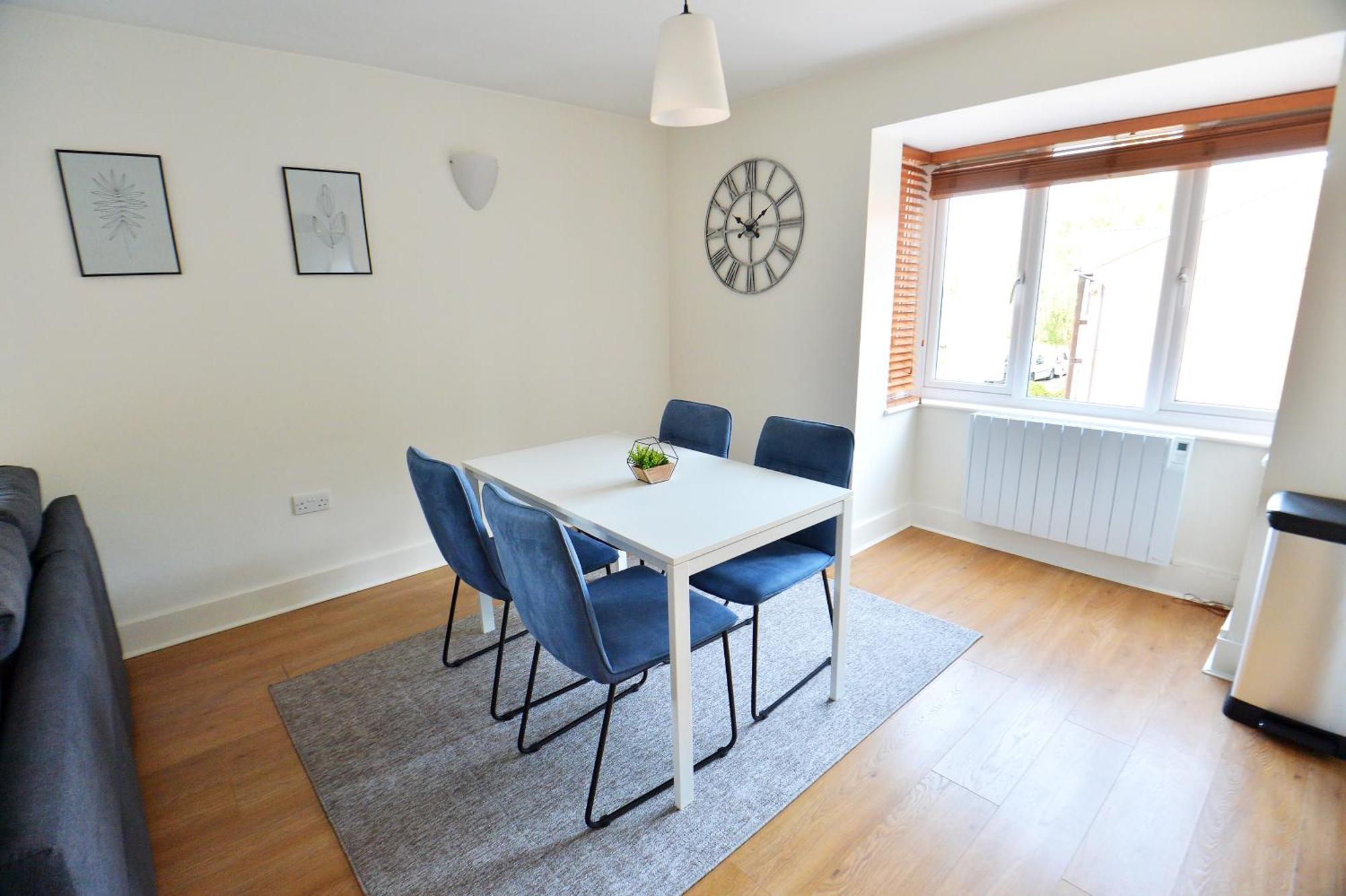 Stylish 2Br Flat - 2 Free Parking Spaces - Near Lgw Airport Кроули Екстериор снимка